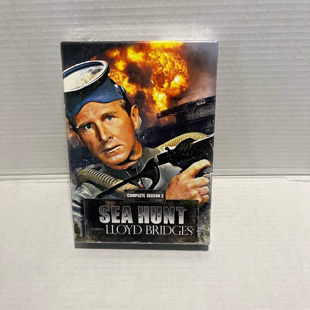 Brand new sealed- Sea hunt complete season three DVDs set